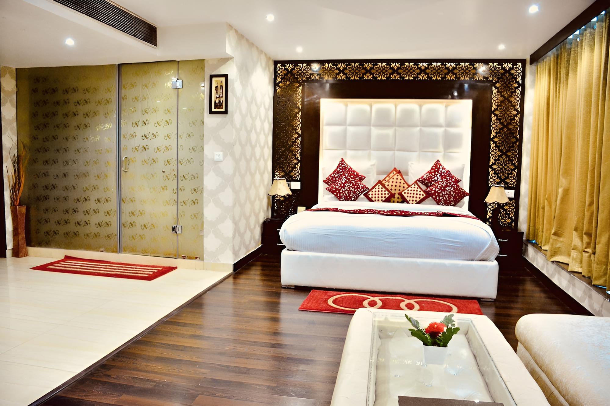 Hotel signature grand