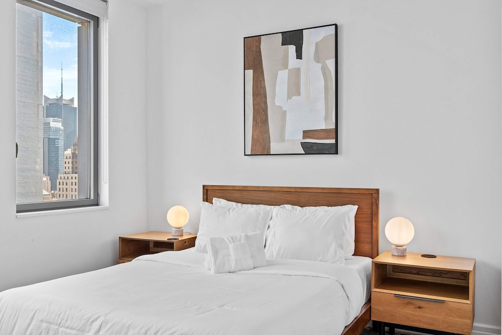 Forte Select Xxii by Rove 2BR Midtown West Apt