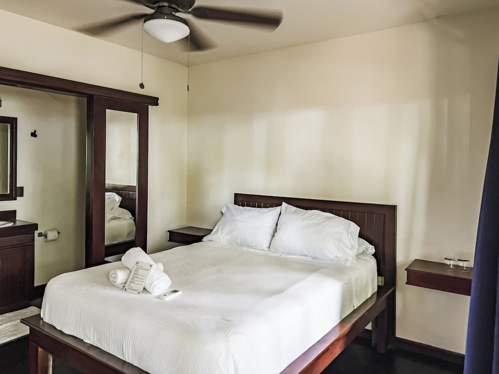 Hona Beach Hotel