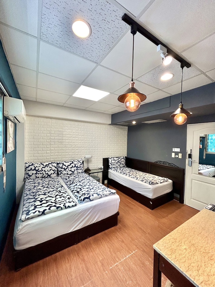Ximen Triple Tiger Hostel