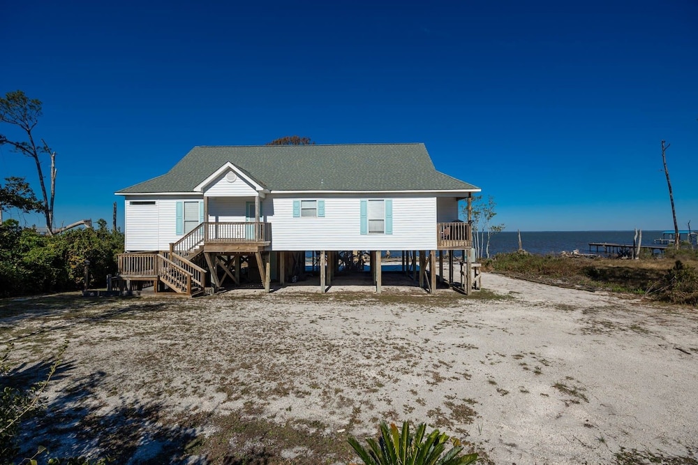 Bayside Bungalow 9531 3 Bedroom Home
