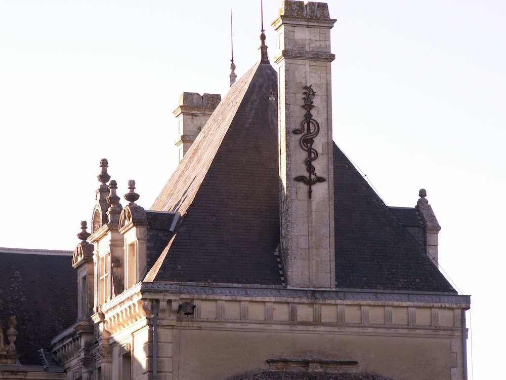 Château de la Court d'Aron