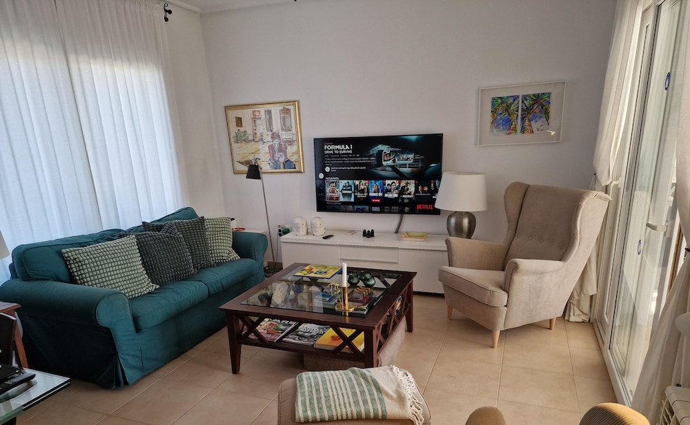 Luxury Villa - Pet Friendly & Free Parking