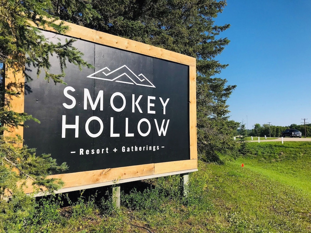 Smokey Hollow Motel & Resort