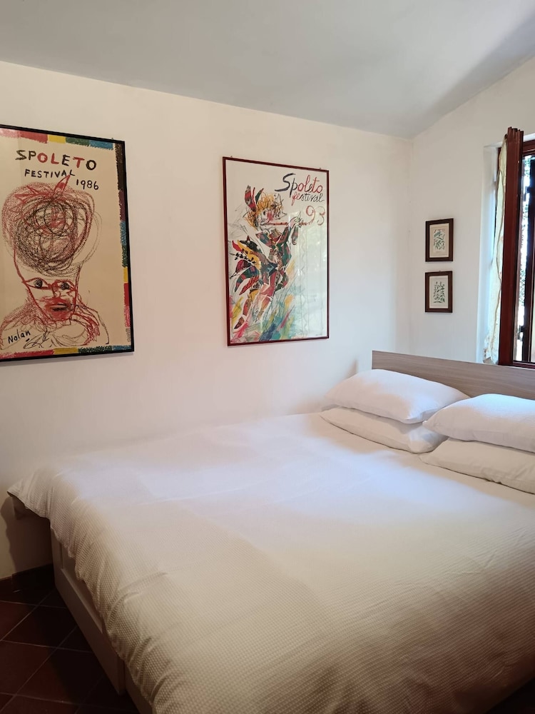 Serene Italian Retreat in Monte Caminetto, Rome Casa Airone