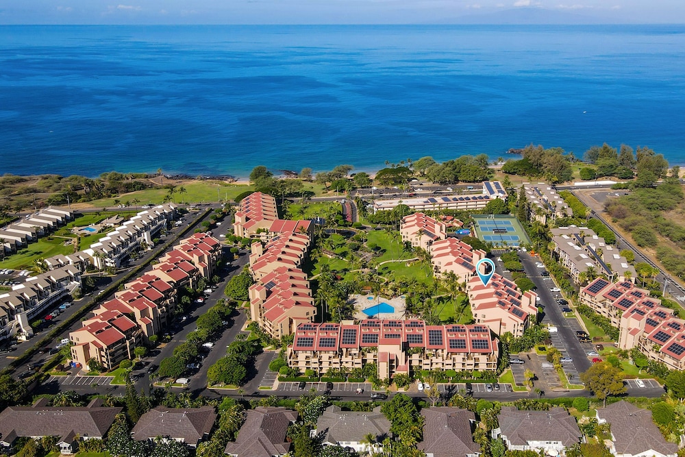 Kamaole Sands 3-406 - Modern Kitchen, Large Lanai, Enclosed Private MB, Split AC