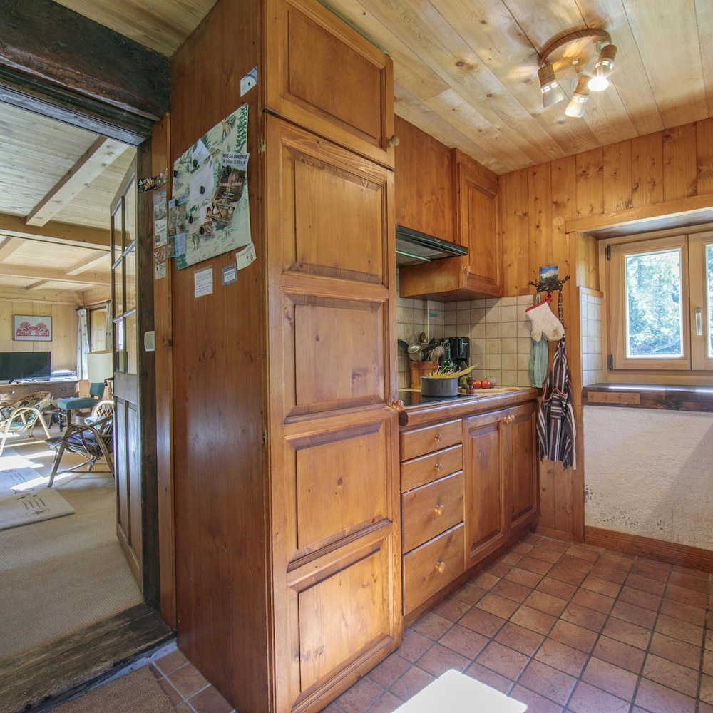 Chalet Du Croz RJ in Le Tour Argenti re