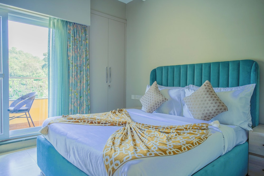 Alaya Stays Veera Marina 3 BHK Apartment