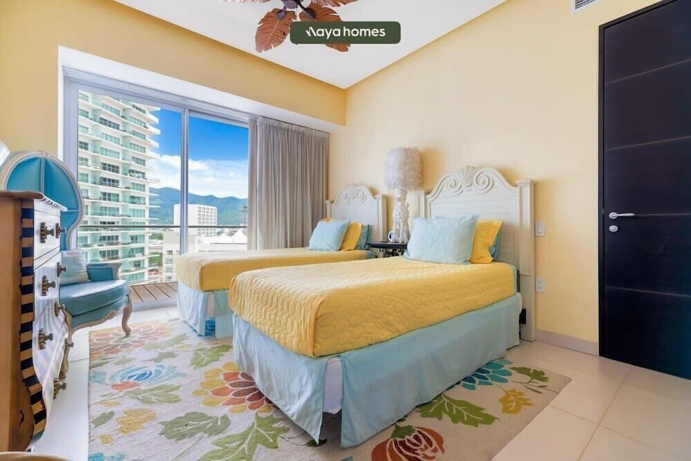 Oceanview 3BR Apt With Beach Access - Pools - Gym