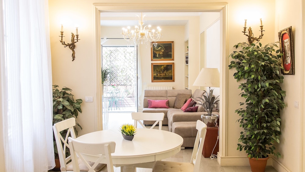 Rental in Rome Augustus Terrace Deluxe