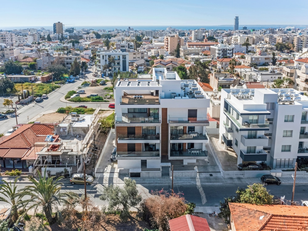 Sanders Crystal 2 Limassol
