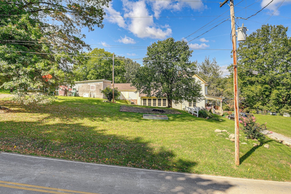 Walk to Main Street! Home in Historic Jonesborough