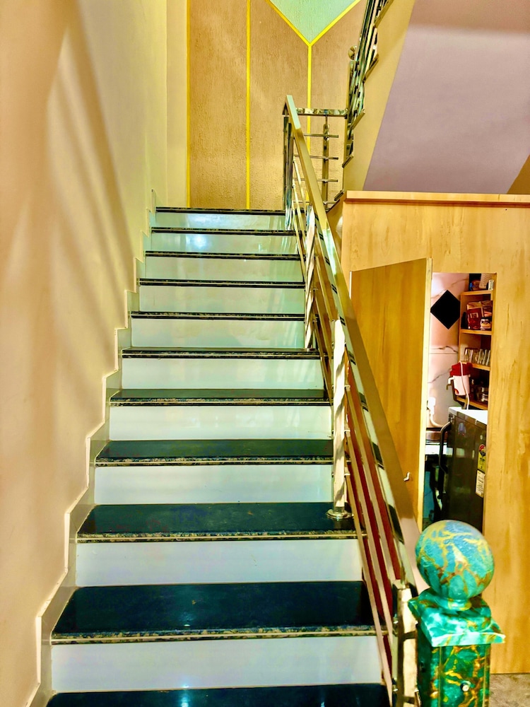 Hotel Rameshwaram Palace