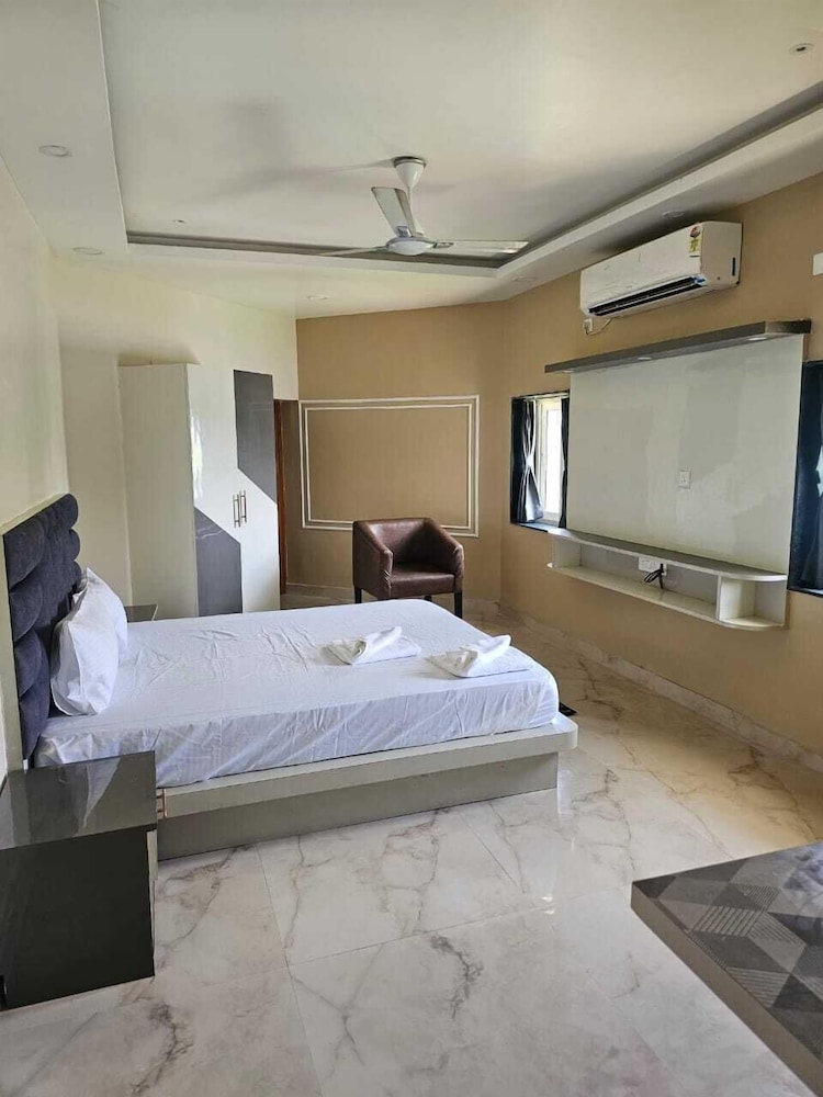 Jowar Hoter & Resort