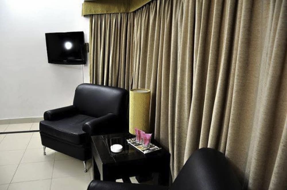 Riviera Guest House