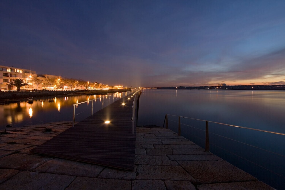 Esposende 3 Bedrooms Balcony Center Flat
