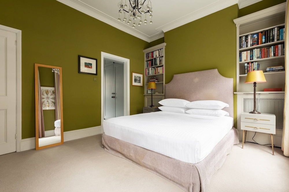 Alderney Street V by Onefinestay