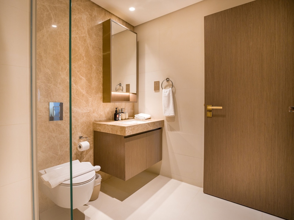 Easygo-luxury Beachfront 1bdr Grand Bleu