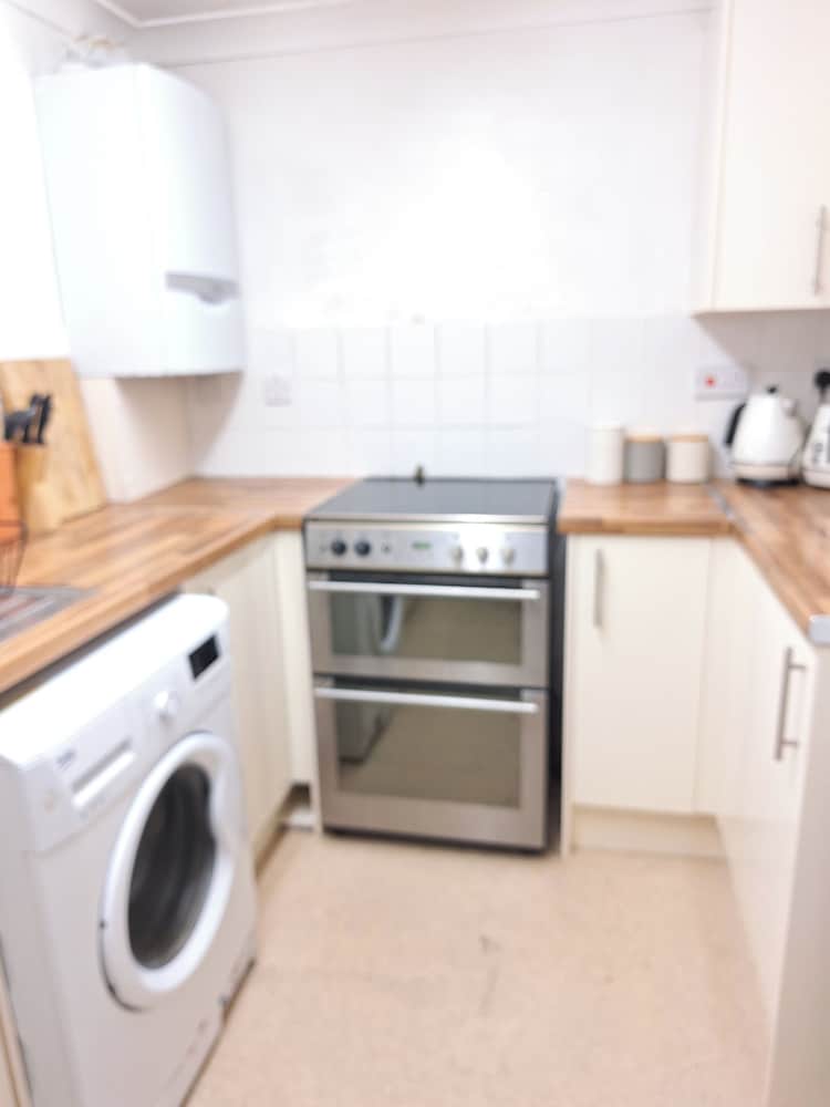 Apartmentsleeps4-parking-nearhuntington-petsok
