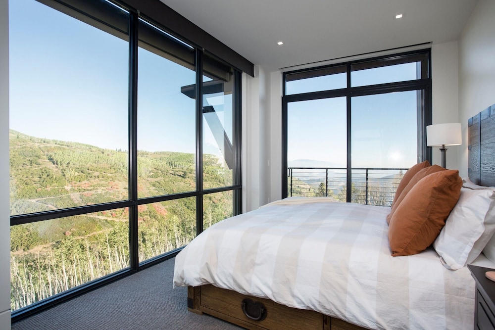 One Empire Pass Lodge at Deer Valley Resort - Four Bedroom Residence #401 4 Condo