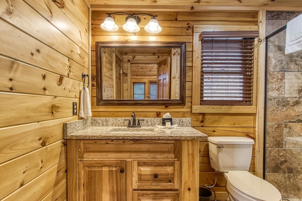 Cub Path Lodge - Luxurious 5/5 With Theatre Room And Mountain Views! 5 Bedroom Cabin by Redawning view 5