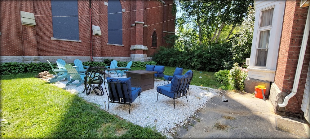 Inn at the Agora