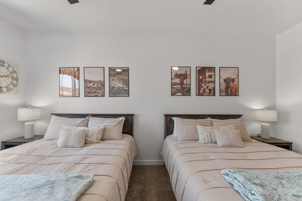 Popular Poolside Retreat 4 Bedroom Townhouse
