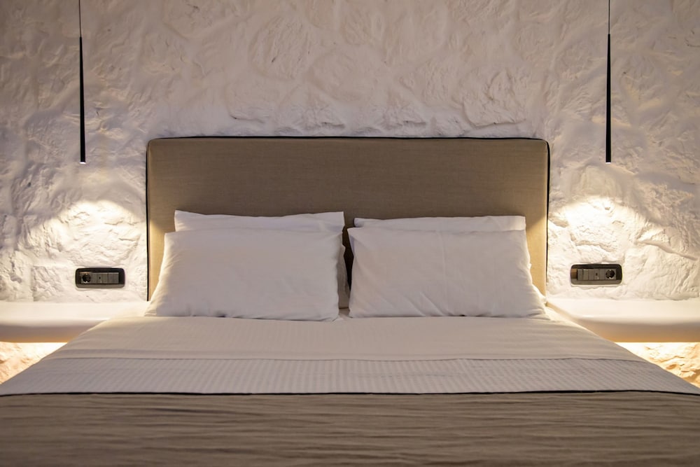 Levantes Luxury Suites II view 4