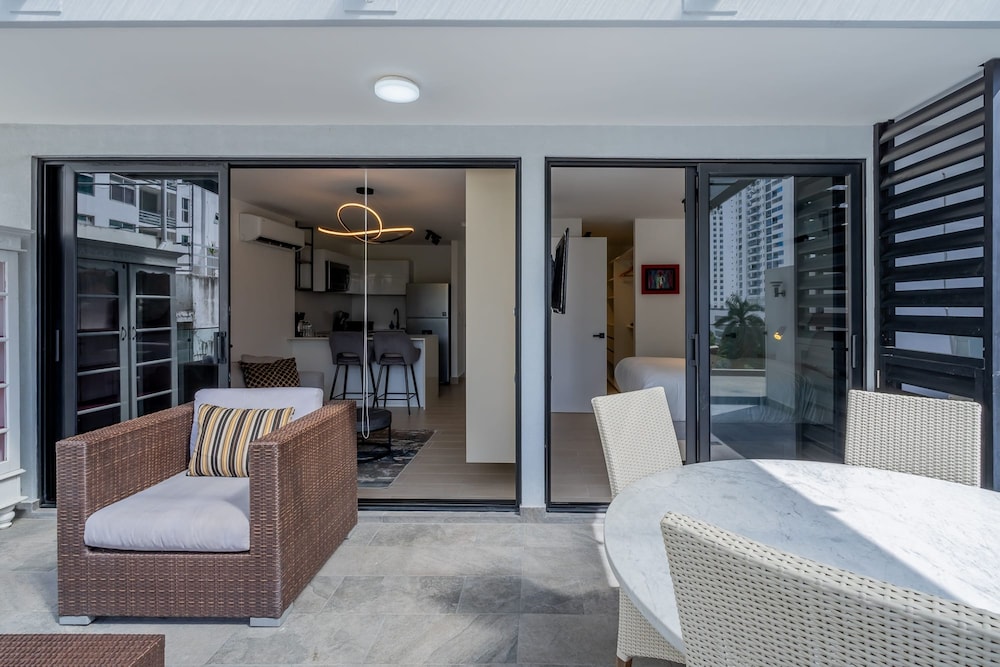 w Radiant 1BR w Modern Balcony in San Francisco