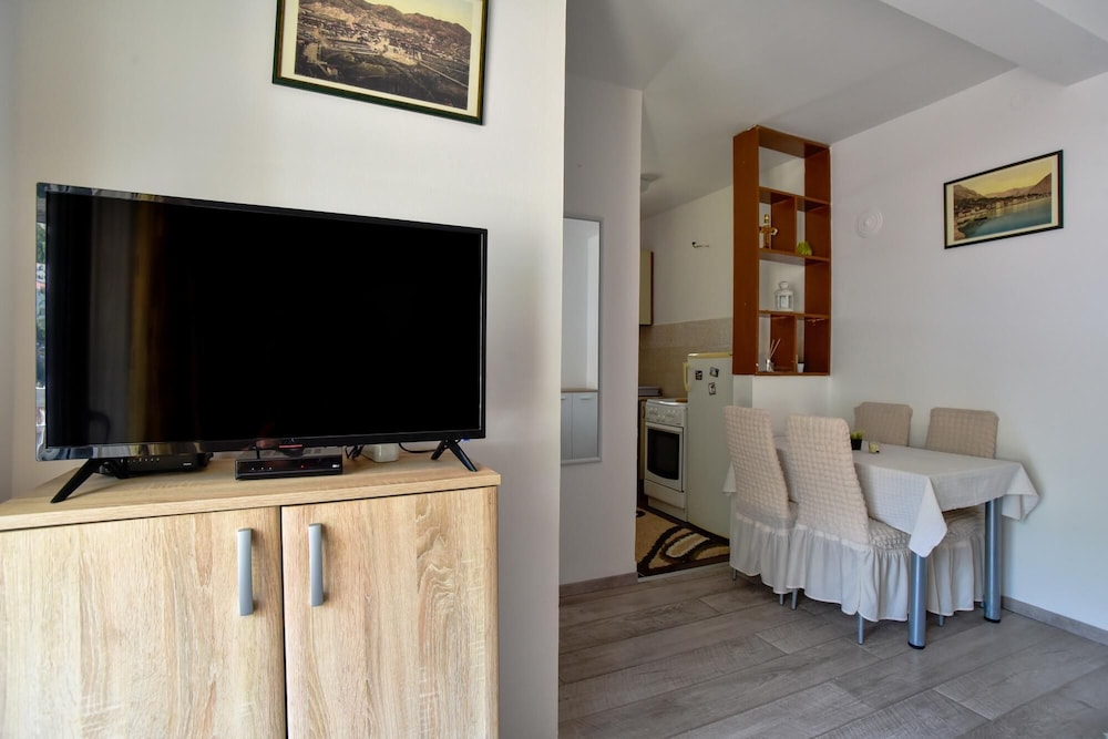 Comfy Flat w Balcony 5 min to Greco Beach in Budva view 4