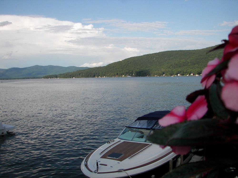 The Lake Motel