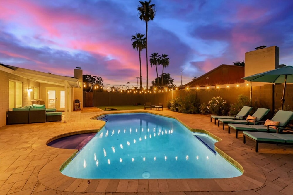 Obispo Modern Oasis With Heated Pool and BBQ