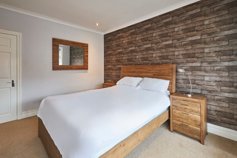 Host Stay Spire View House