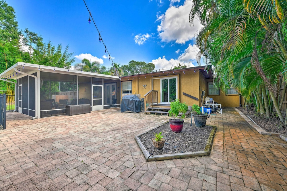 Sarasota Getaway w/ Private Pool & Backyard Oasis!