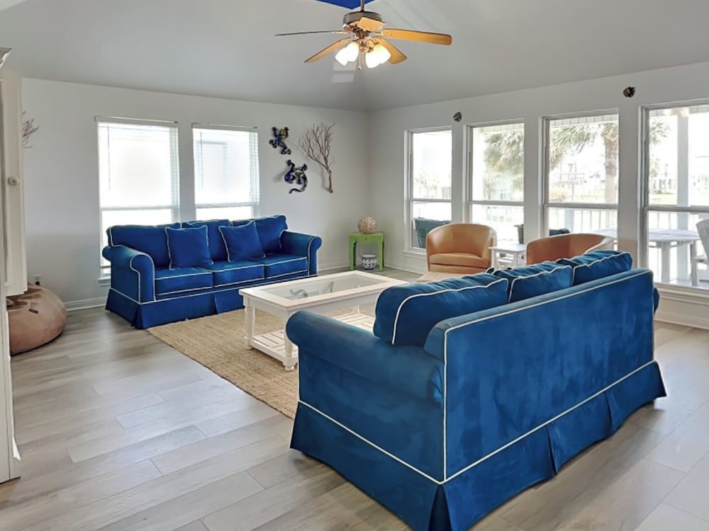 Molly's Dune by Ryson Vacation Rentals