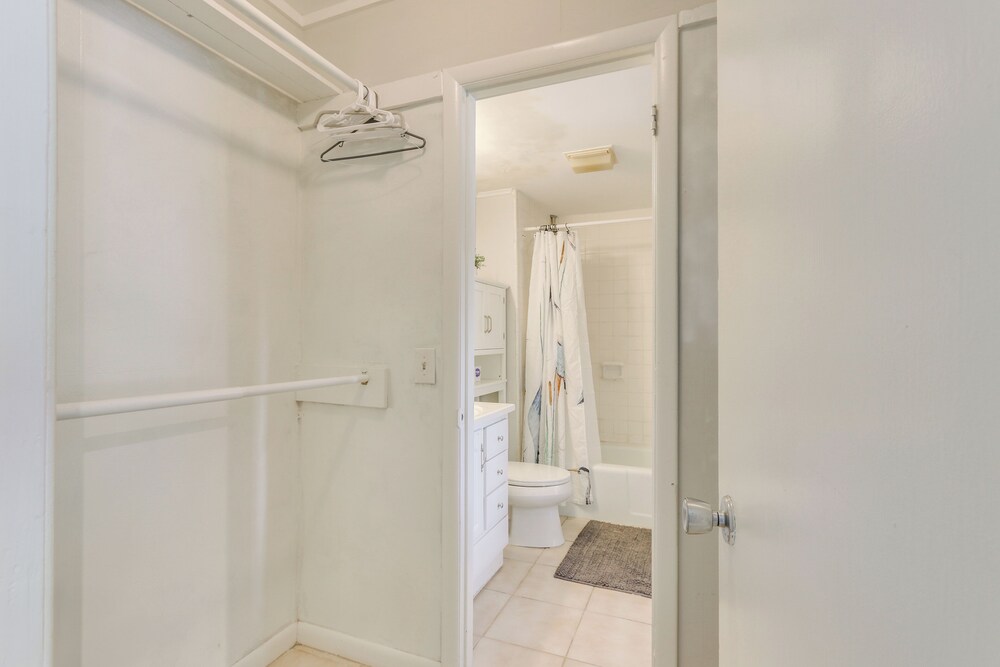 Pool Access, Walk to Beach: Hilton Head Haven!