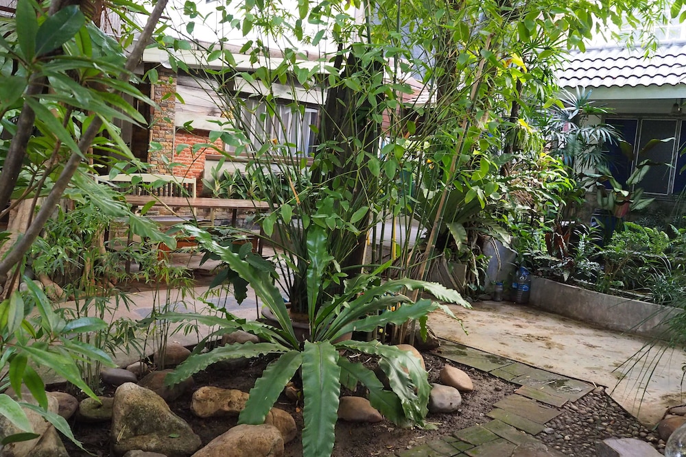 Stay With Me Guesthouse