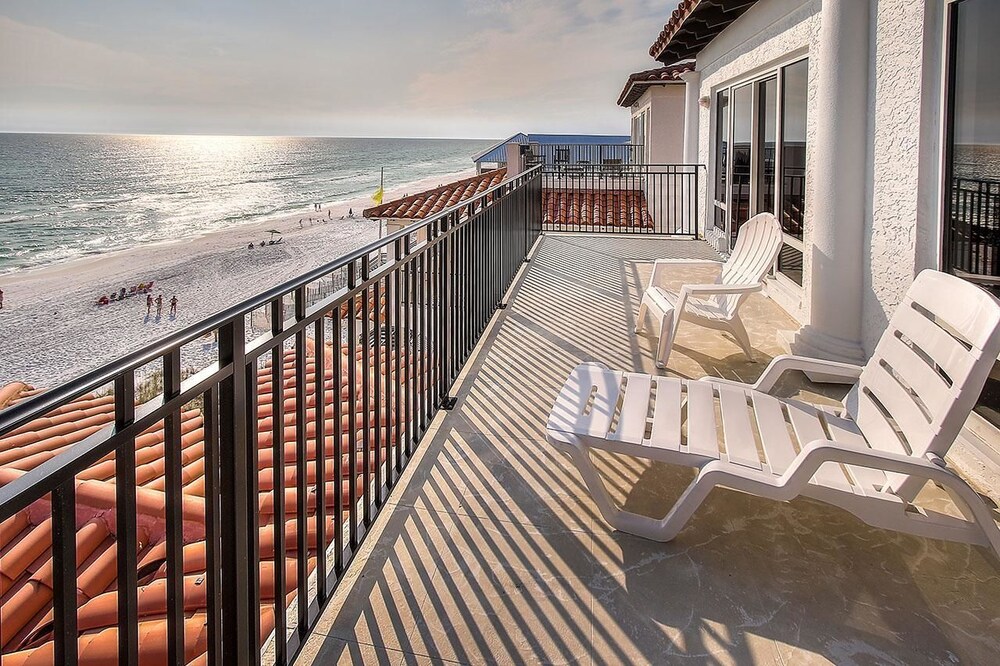 Vista Bella del Mar 5 Bedroom Holiday Home by Five Star Properties