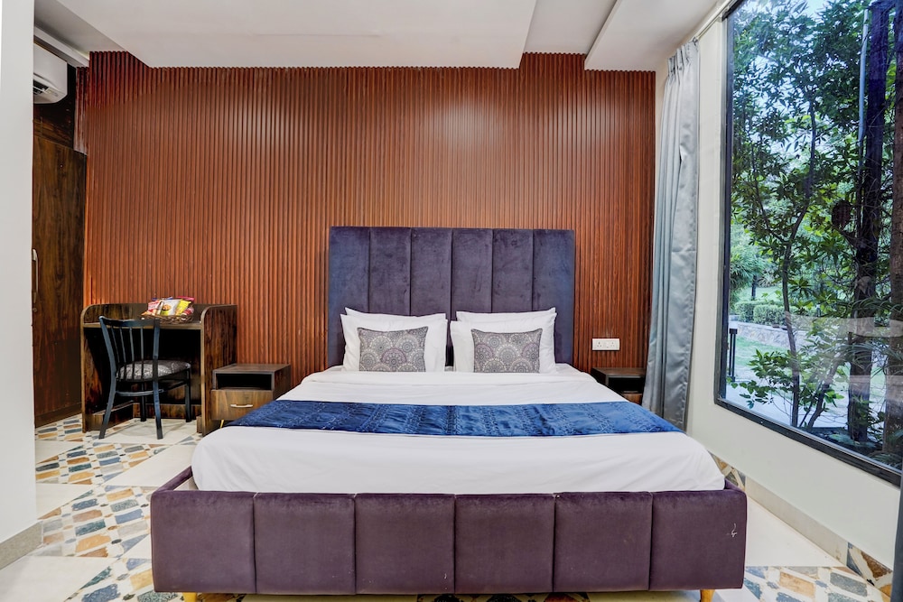 Alaya Stays Fortezza | Pet-friendly 6-BHK Farmhouse With Private Pool