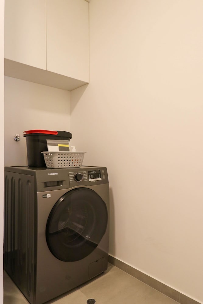 w Elegant 2BR w Balcony Near Larcomar