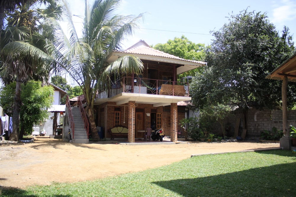 Surf Camp Arugam bay