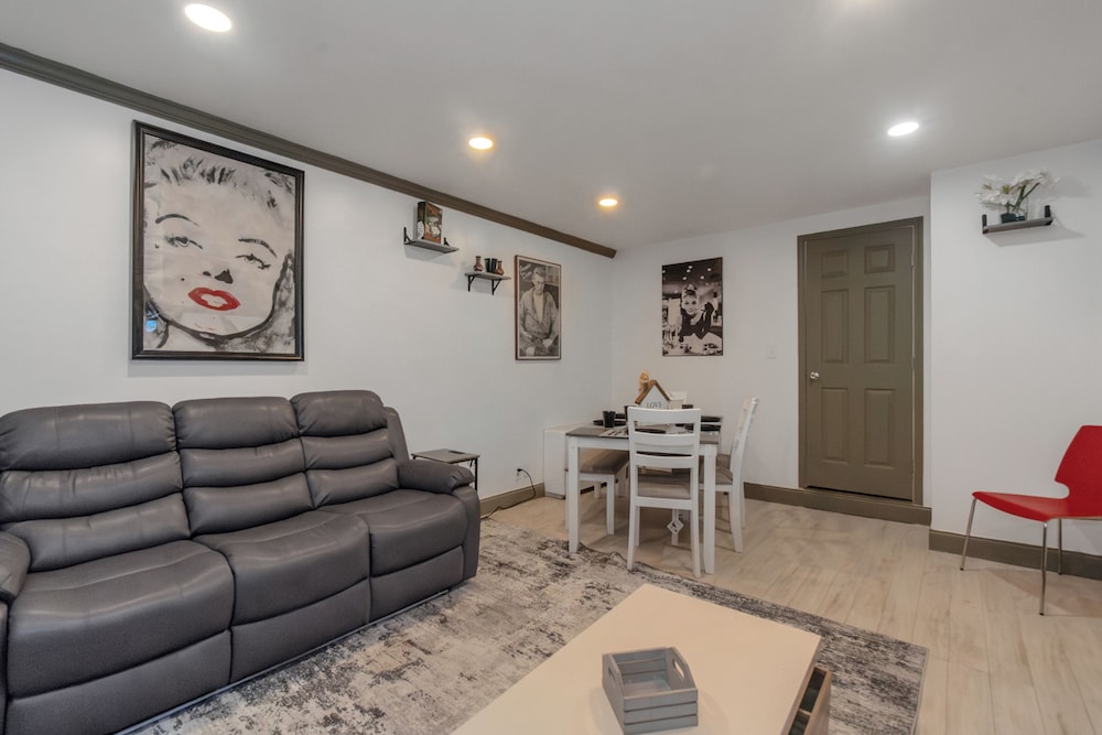 Modern 3BR Condo - Heart of ATL