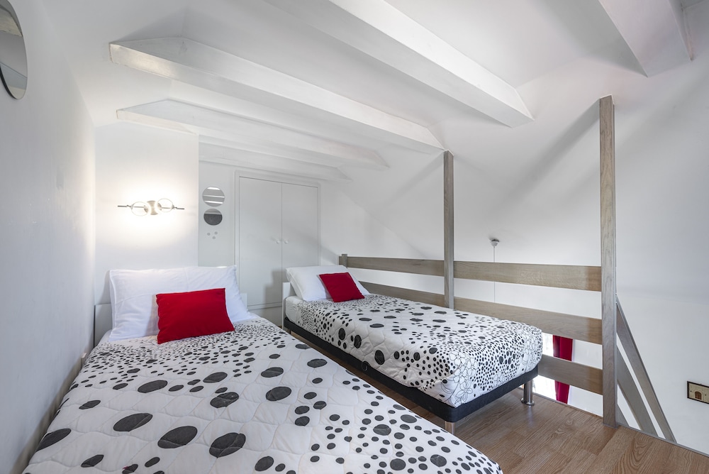Cina Apartments