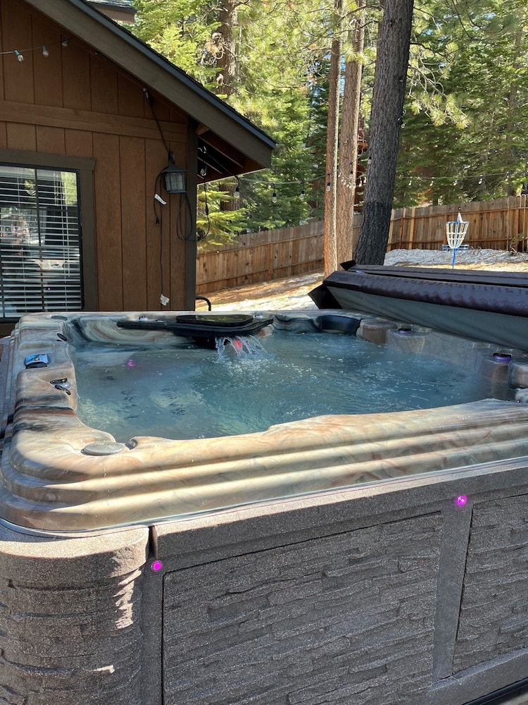 1760t Thunderbird Cabin 3 Bedroom Home