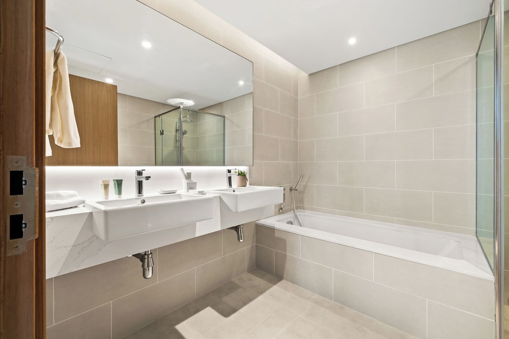 2BR Apartment Near Downtown Dubai Mall