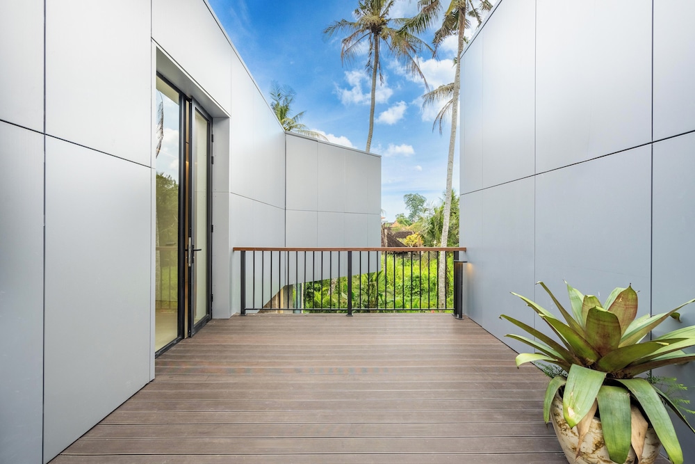 Hidden City Ubud - Modern Villas & Townhouses with Private Pools, Nature Views and Wellness Access