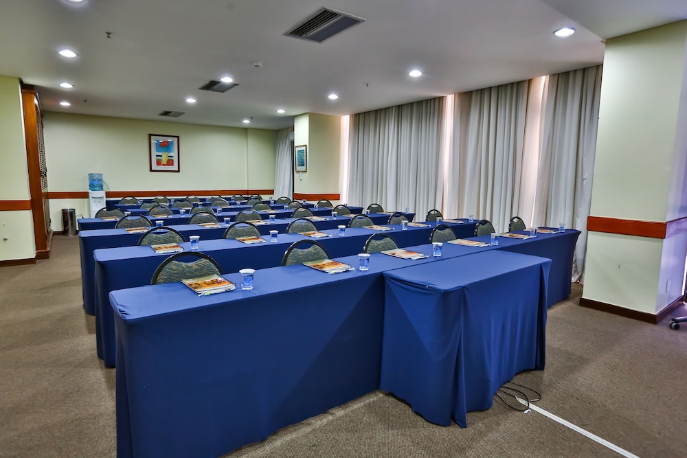 Hotel Metropolitan Hotel by Atlantica - Image 1