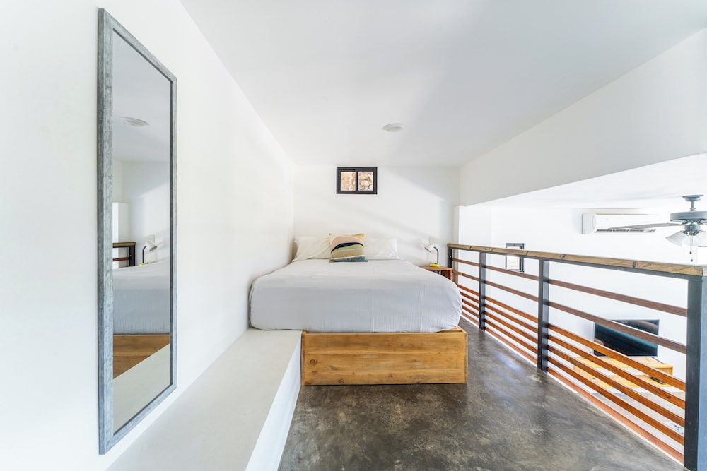Sea View Paradise Retreat by Sea N' Rent