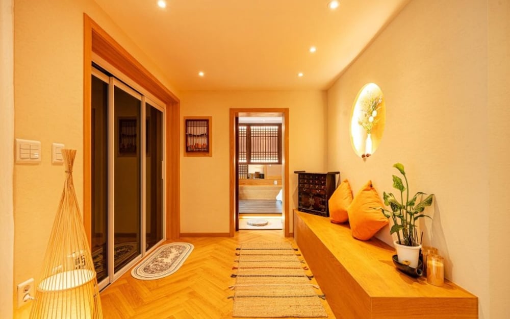 Gapyeong High Palace Pool Villa view 3