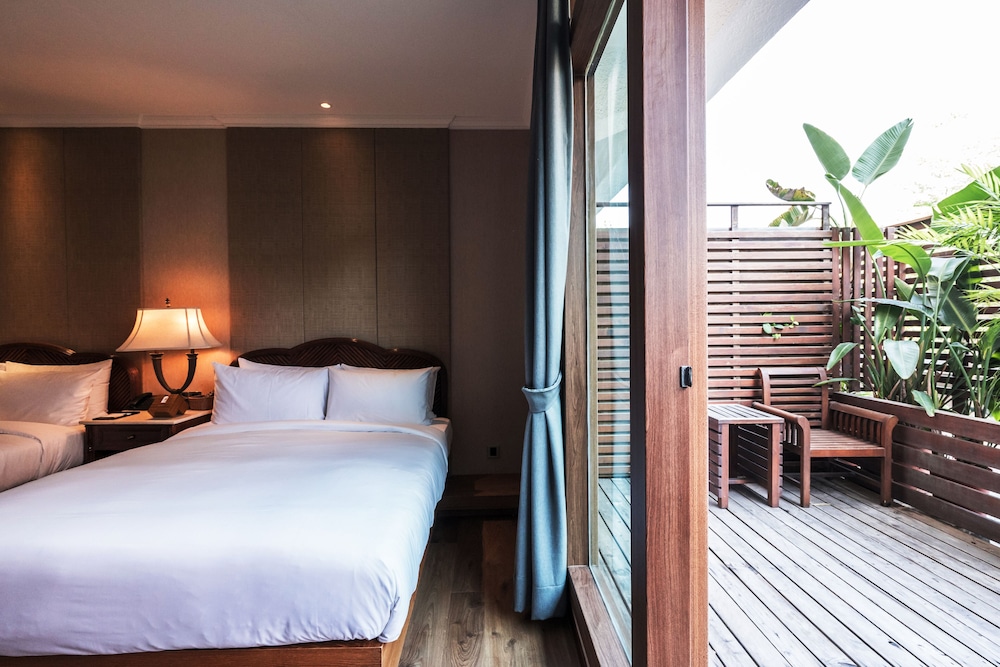 Sizihwan Sunset Beach Resort